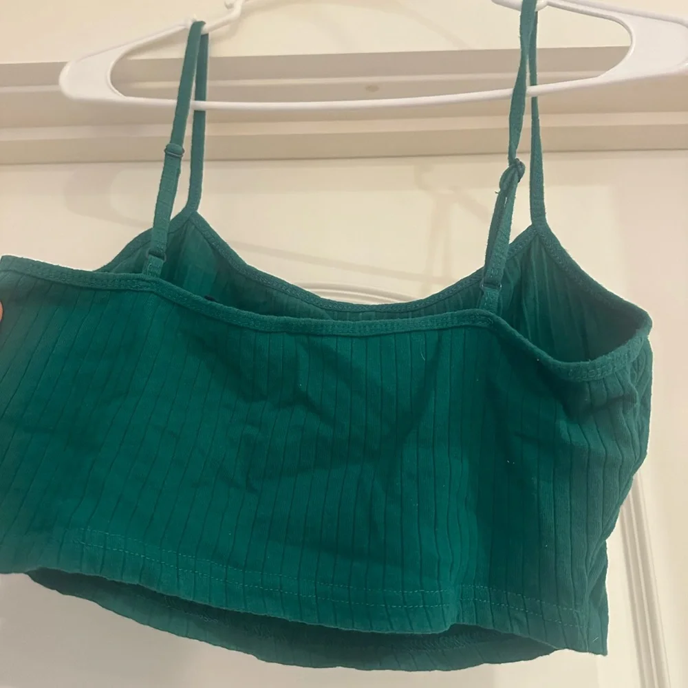 Green Ribbed Crop Top - Picture 4 of 4